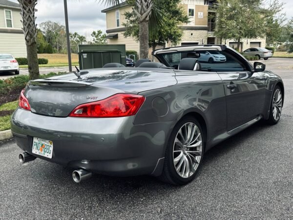 2013 INFINITI G37