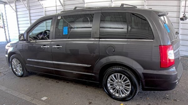 photo_2025-09-23_11-07-50 2015 CHRYSLER TOWN & COUNTRY